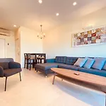 White Gordon Beach Apartment