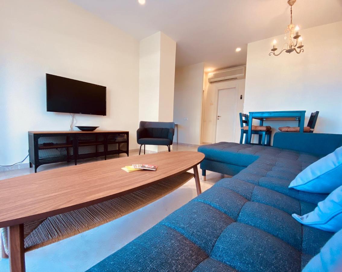 Apartment White Gordon
